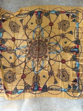 VTG POLA 100% Silk Stylish Gold Medallion Print Scarf 42”x42”